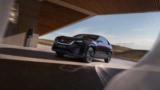 PRÉSENTATION DU NOUVEAU MAZDA CX-6e AU SALON DE L’AUTOMOBILE DE BRUXELLES : L’INCARNATION DE LA CONDUITE ÉLECTRIQUE SOUS SA FORME LA PLUS ABOUTIE