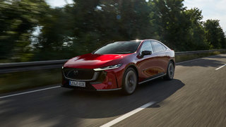 LA MAZDA6e SÉLECTIONNÉE PARMI LES TROIS FINALISTES DU PRIX « WORLD CAR DESIGN OF THE YEAR 2026 »