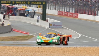 La Mazda 787B est de retour sur le circuit de la Sarthe pour y célébrer le 35e anniversaire de sa victoire au Mans