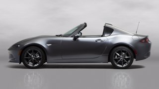 Débuts européens du Mazda MX-5 RF au Festival de Goodwood