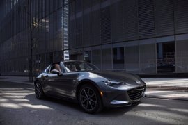 MAZDA PRÉSENTE SON MX-5 RF À GOODWOOD