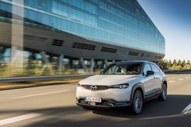 LE MAZDA MX-30 INAUGURERA DE NOUVEAUX SERVICES DE VEHICULE CONNECTE